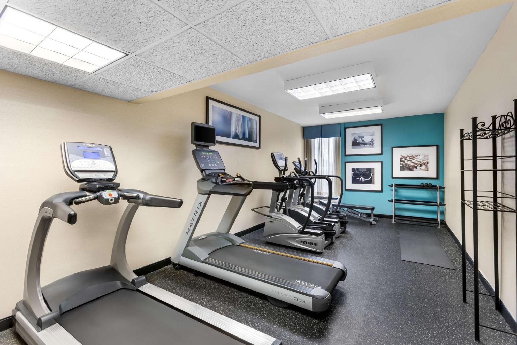 Sonesta Essential Houston Hobby Airport Hotel Bagian luar foto